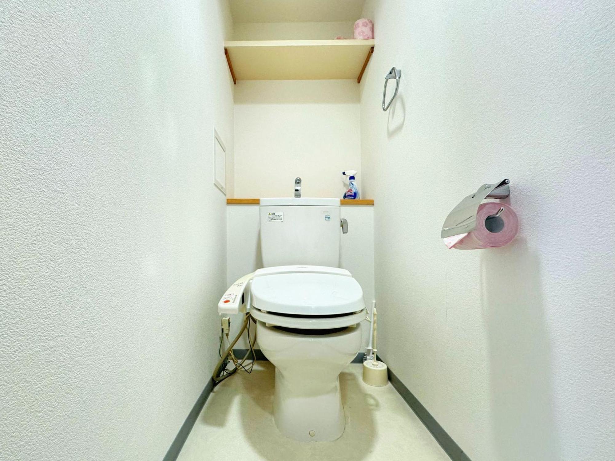 クリスタルコート難波 Apartemen